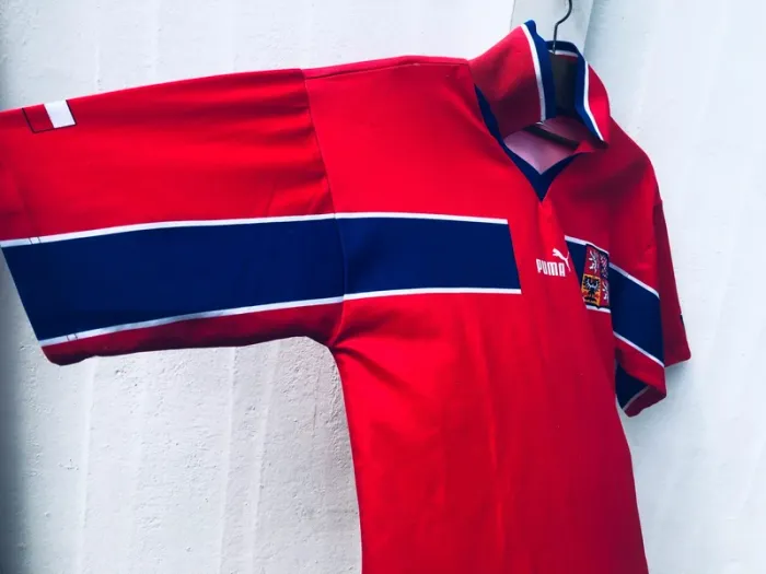 Puma red Rare Czech Republic soccer jersey 1998-2000 Mens M - photo numéro 7