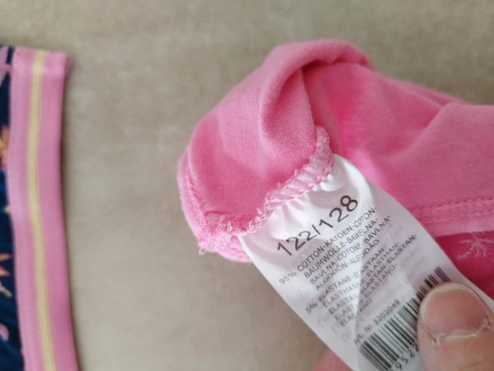 Lot de 3 brassières taille 122-128, 8 ans - photo numéro 2