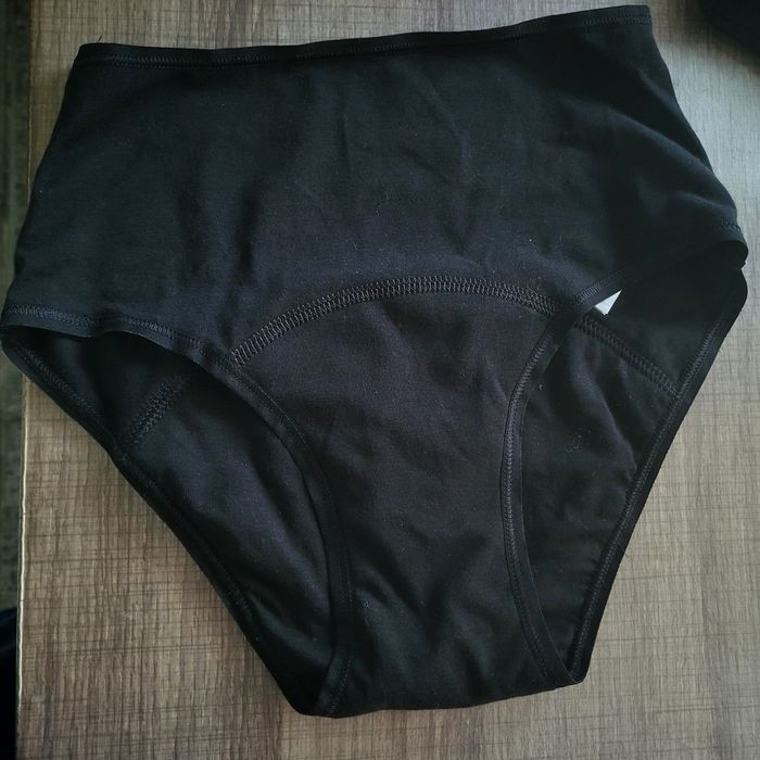 Lot de 3 culottes menstruelles taille XS neuves  bien entendu - photo numéro 8