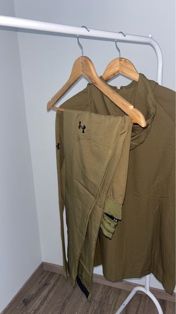 Ensemble Under Armour kaki