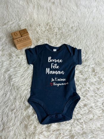 Body bonne fête maman taille 3-6 mois