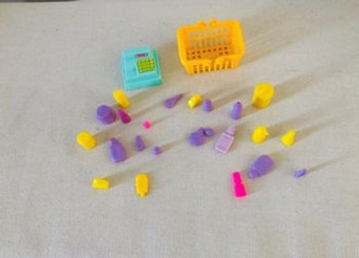 Lot de 24 accessoires barbie magasin beauté - photo numéro 2