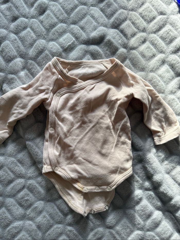 lots pyjamas et bodies - photo numéro 2