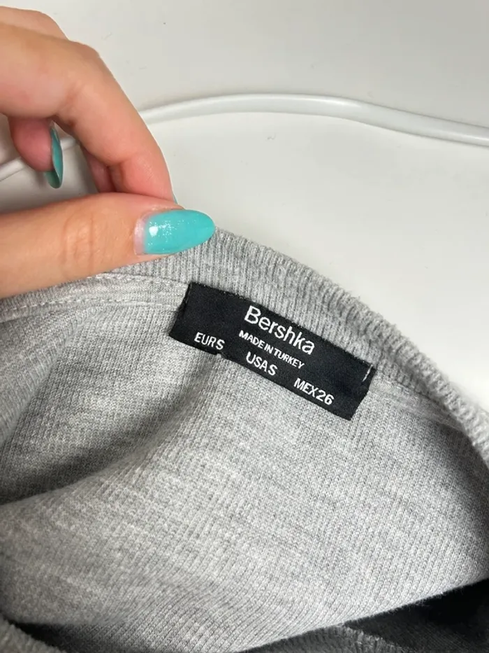 Pull gris manches longues vintage Bershka épaule bouffante avec perles taille S - photo numéro 3