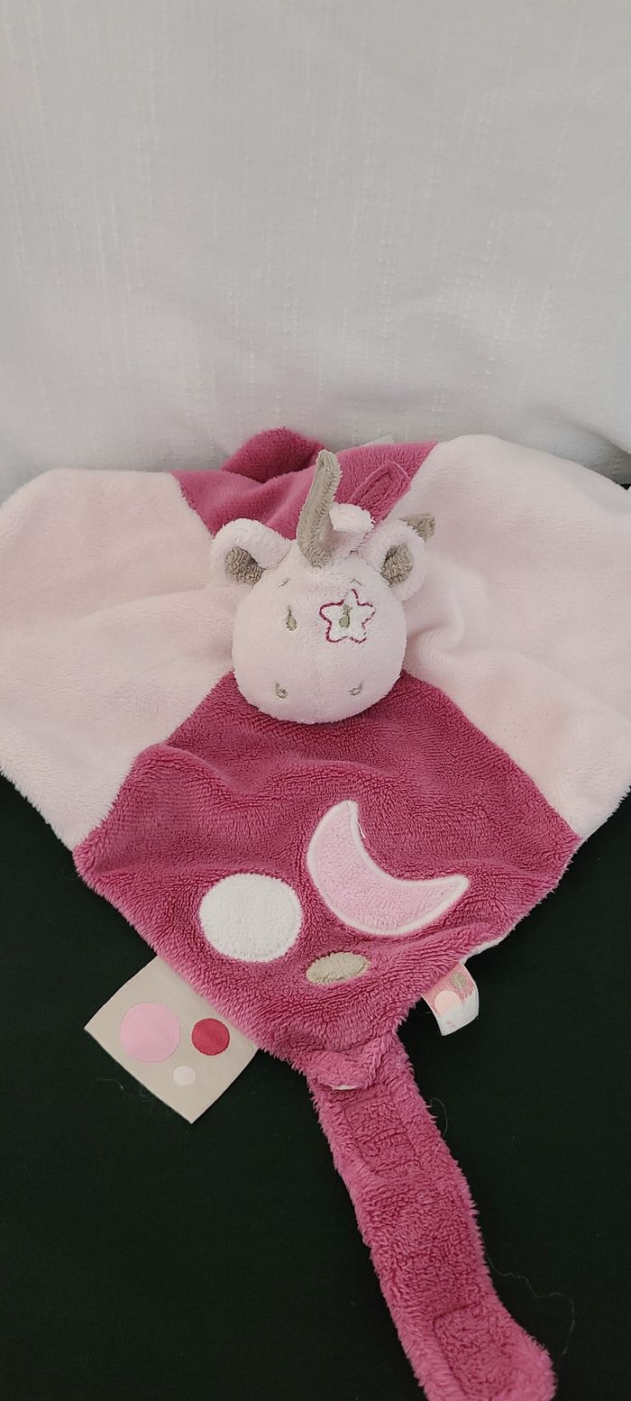 Doudou plat Lucie dragon NOUKIE'S Victoria et Lucie lune rose 24 cm - photo numéro 2