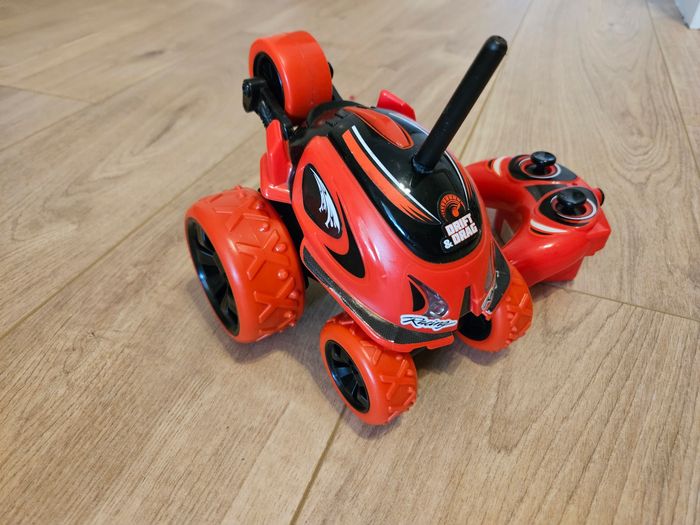 Voiture télécommandée - photo numéro 2