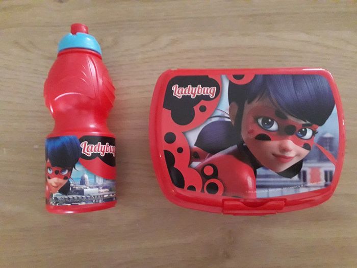 Boite a gouter + gourde Ladybug, Miraculous
