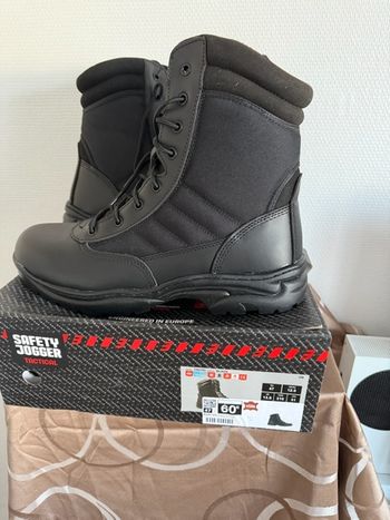 Chaussures montantes sécurité 
