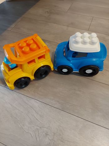 Lot de 2 voitures légo