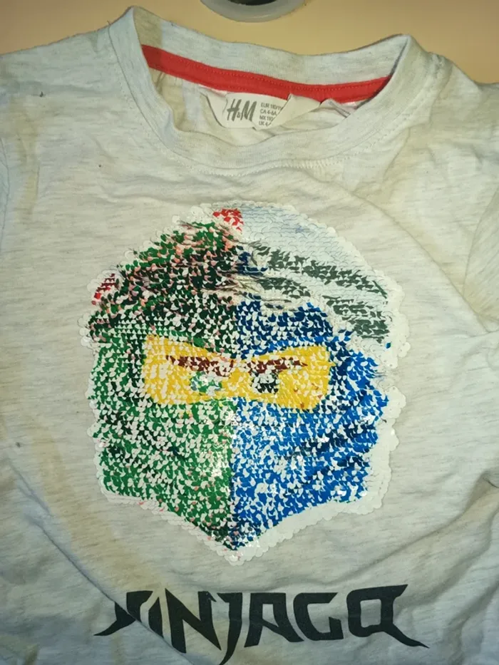 T-shirt Ninjago Lego H&M à paillettes 5 6  ans 110 116 cm - photo numéro 5