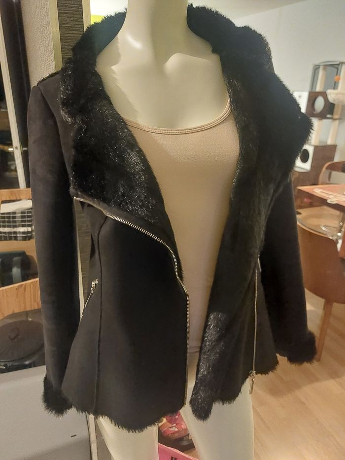 Manteau très chic Liu Jo noir et doré, ceintré - photo numéro 6