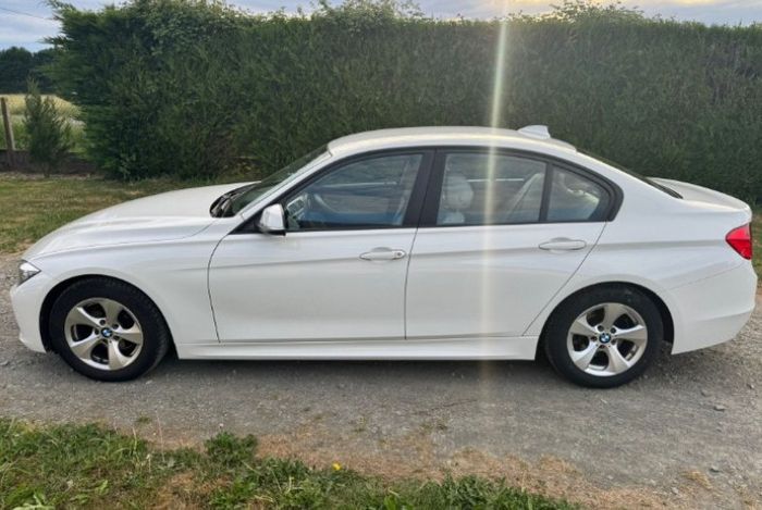 BMW 320 d en excellent état - photo numéro 2