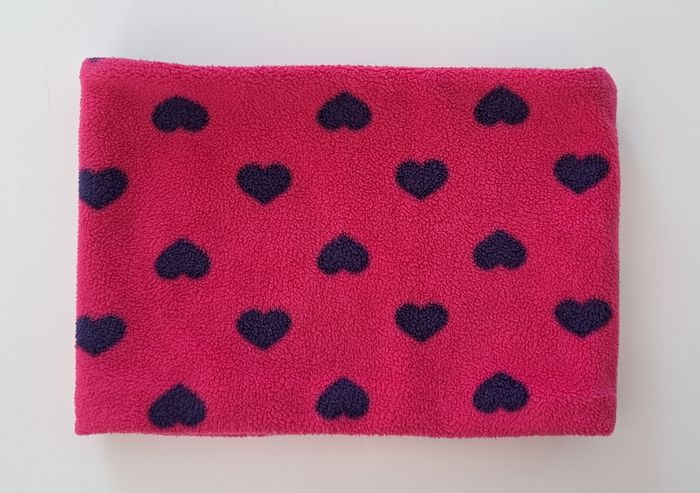 Tour de cou motif cœurs 18-24 mois TBE - photo numéro 2