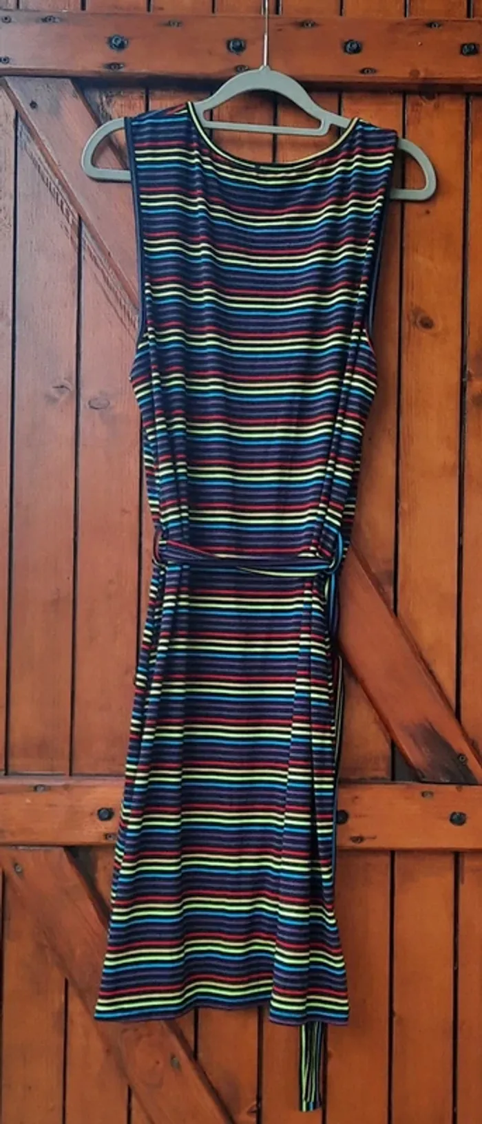 Robe noire avec rayures multicolores, Eldys, taille 46/48 - photo numéro 2