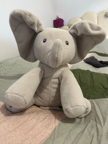 Éléphant je cache mes yeux