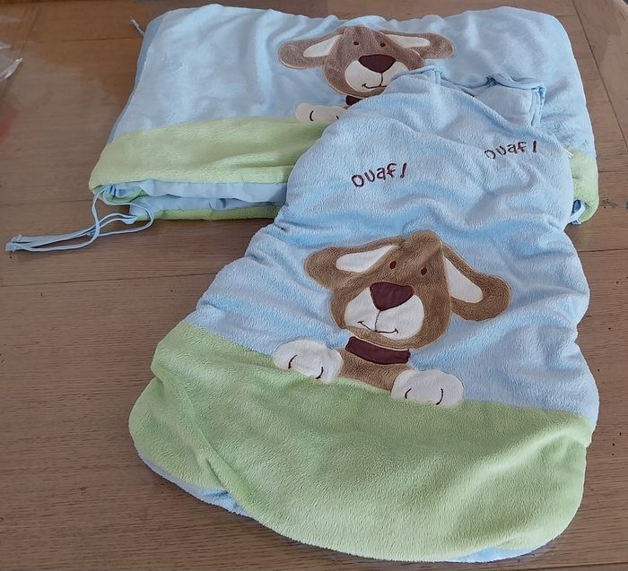 Ensemble literie bébé en très bon état