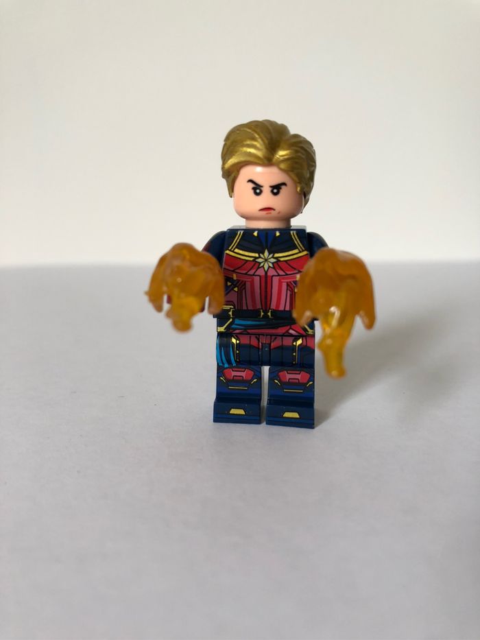 Figurine type lego Captain Marvel Les gardiens de la galaxie Marvel