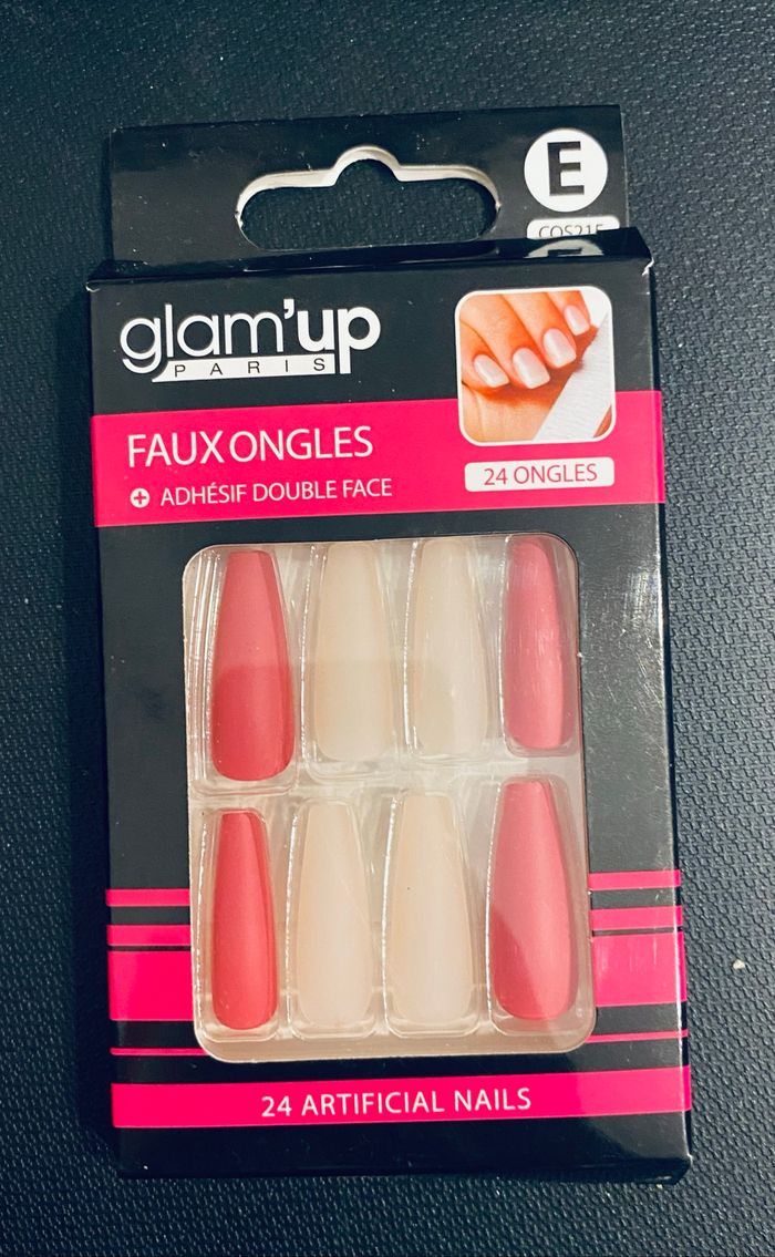 Faux ongles neuf