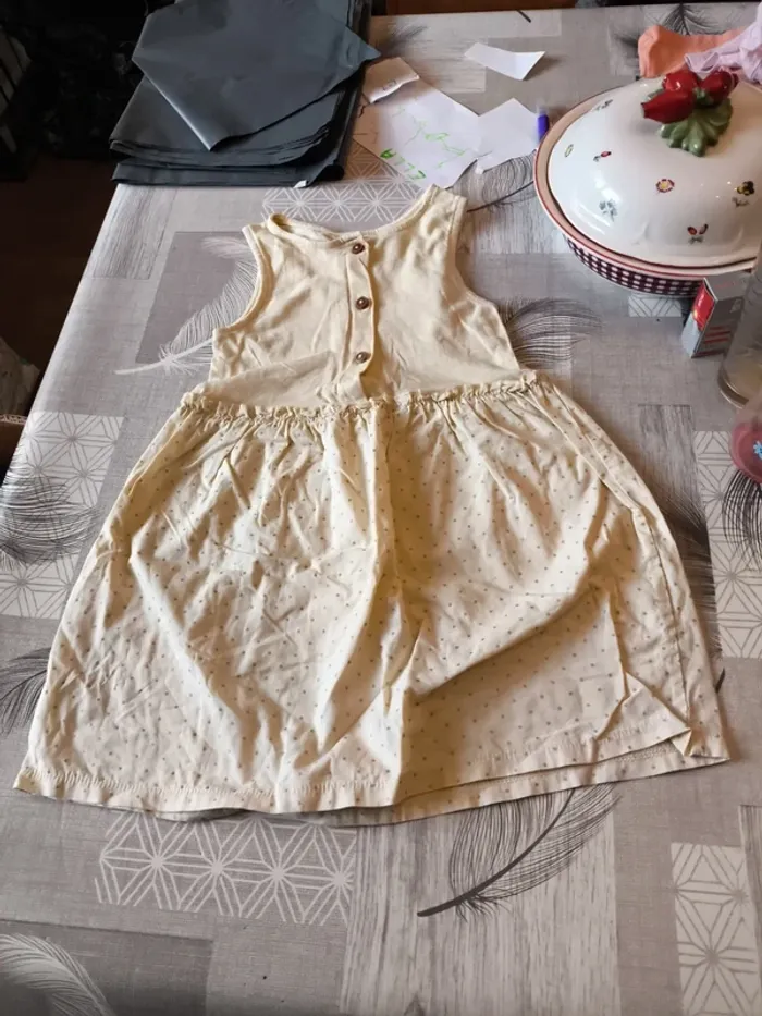 Robe avec petit Point