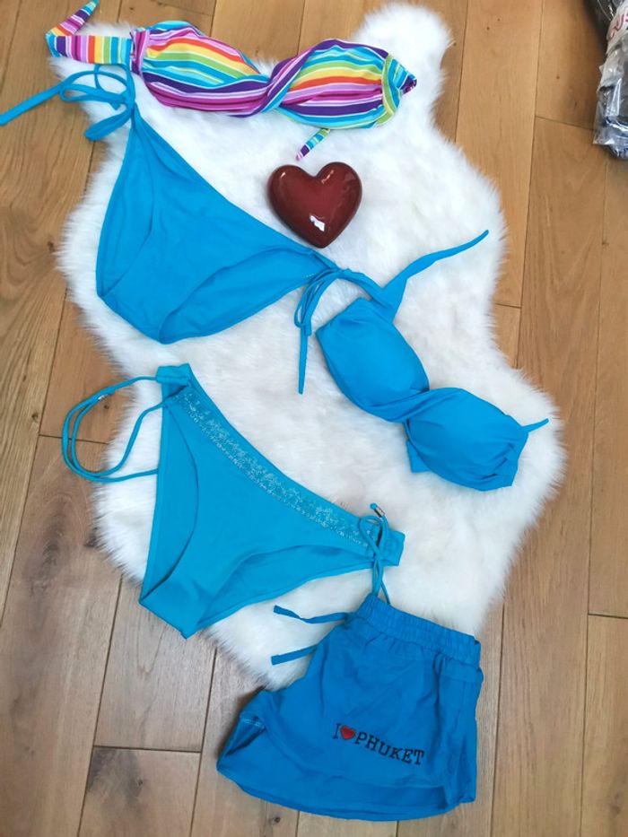 Lot d'ensemble de maillots de bain / Bikini couleur Azur
