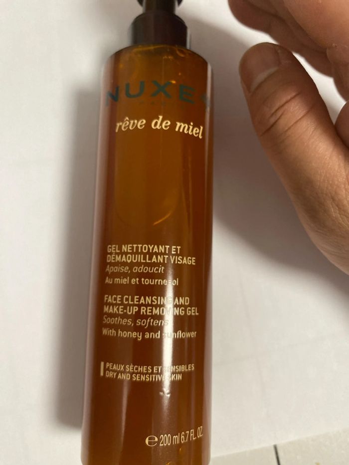 Gel nettoyant et démaquillant visage - photo numéro 2