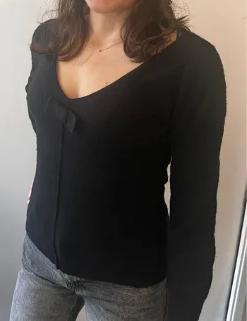 Pull décolleté en cachemire avec petit noeud