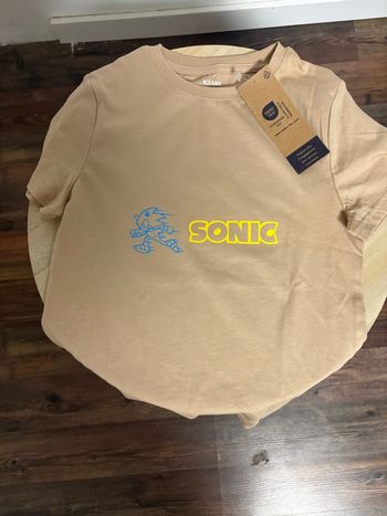 T-shirt sonic