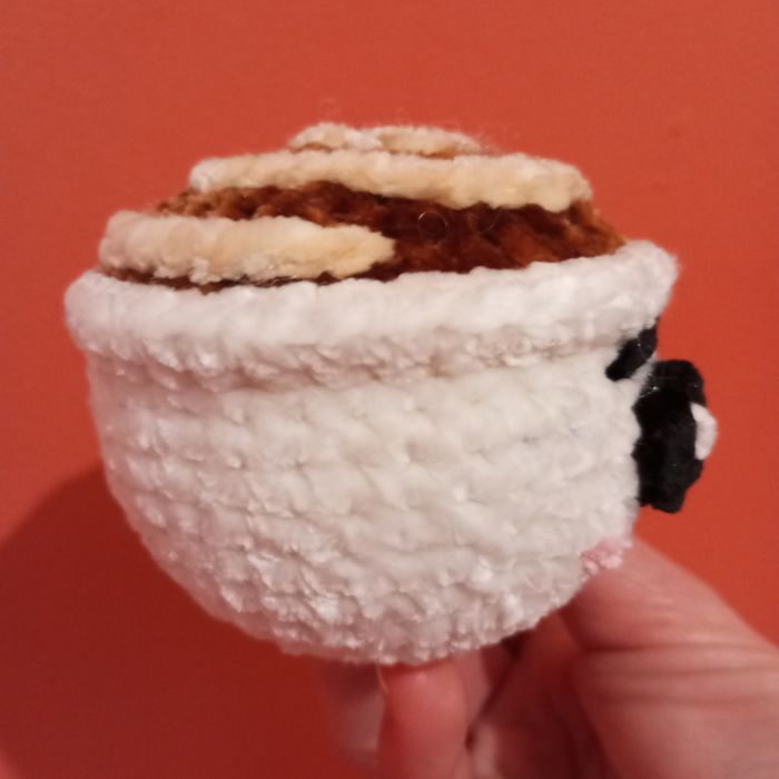 Petite tasse à café kawaii au crochet - photo numéro 3