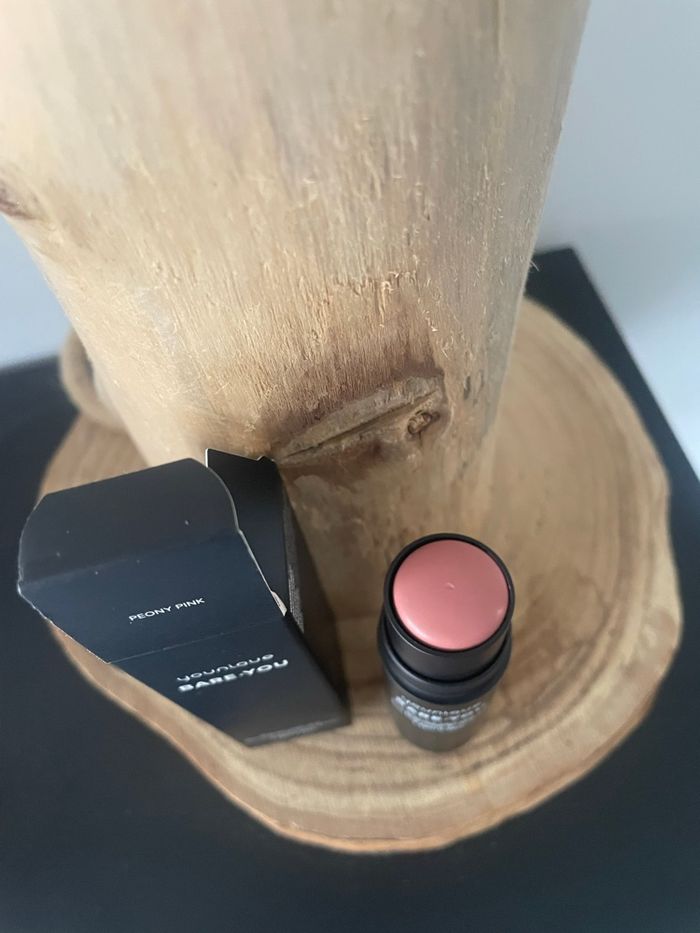 Bare You Peony Pink Younique - photo numéro 2