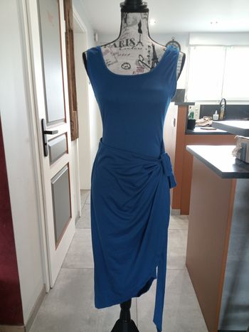 🌊 élégante robe bleue nouée à la taille - Taille M 👗