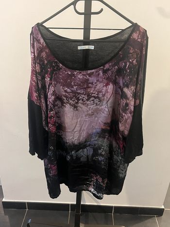 Haut violet et noir Taille 50/52