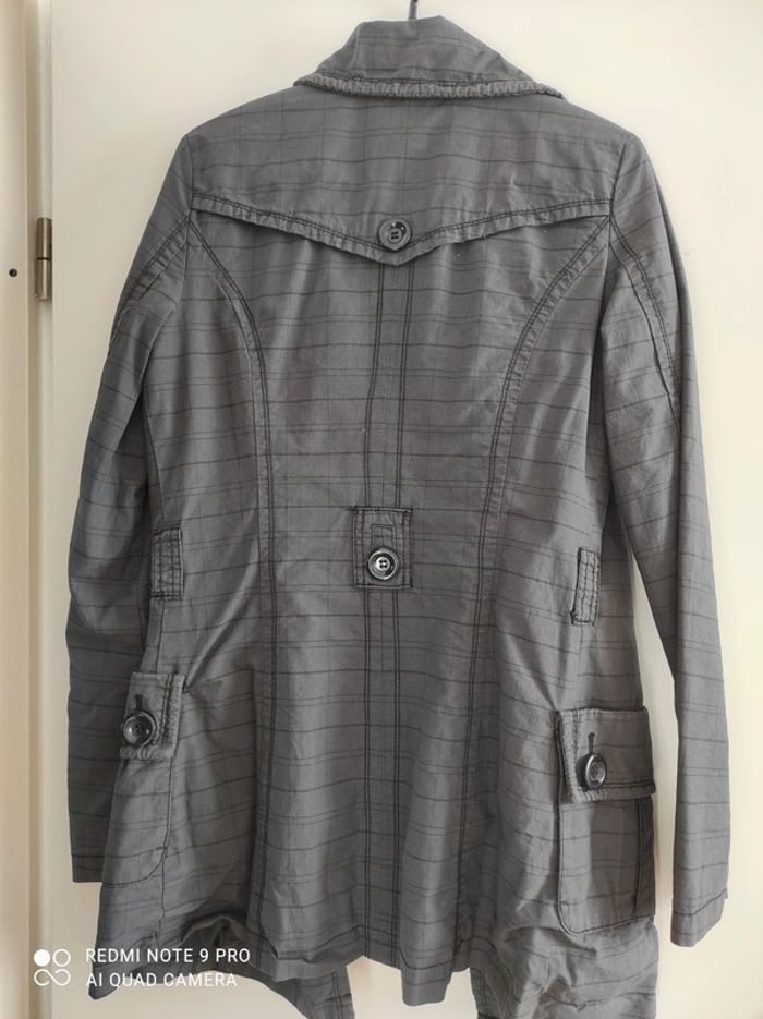 Trenchs gris - photo numéro 4