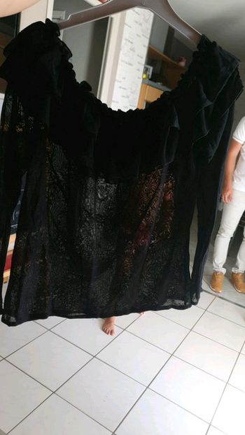 Haut noir élastique dentelle transparent