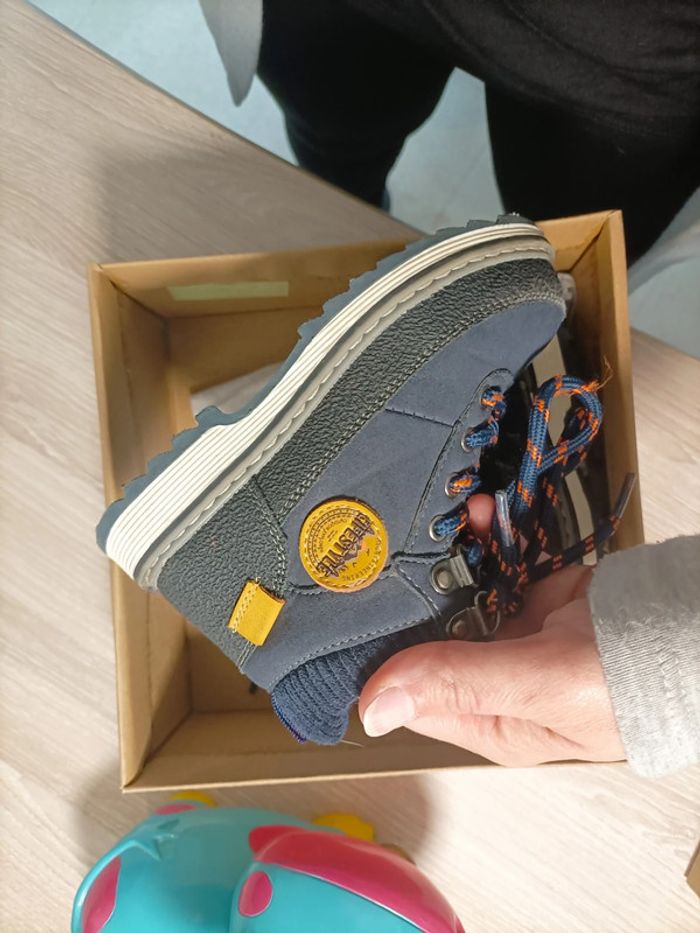 Bottines trappeur taille 25 - photo numéro 2