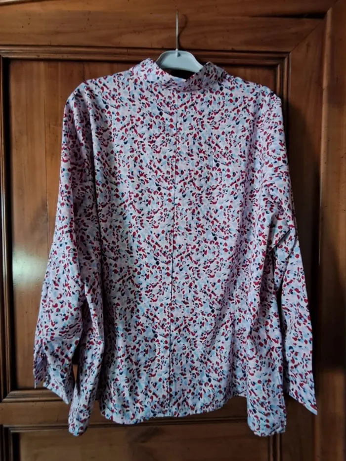 Chemise NEUVE pour femme taille 54 - photo numéro 3
