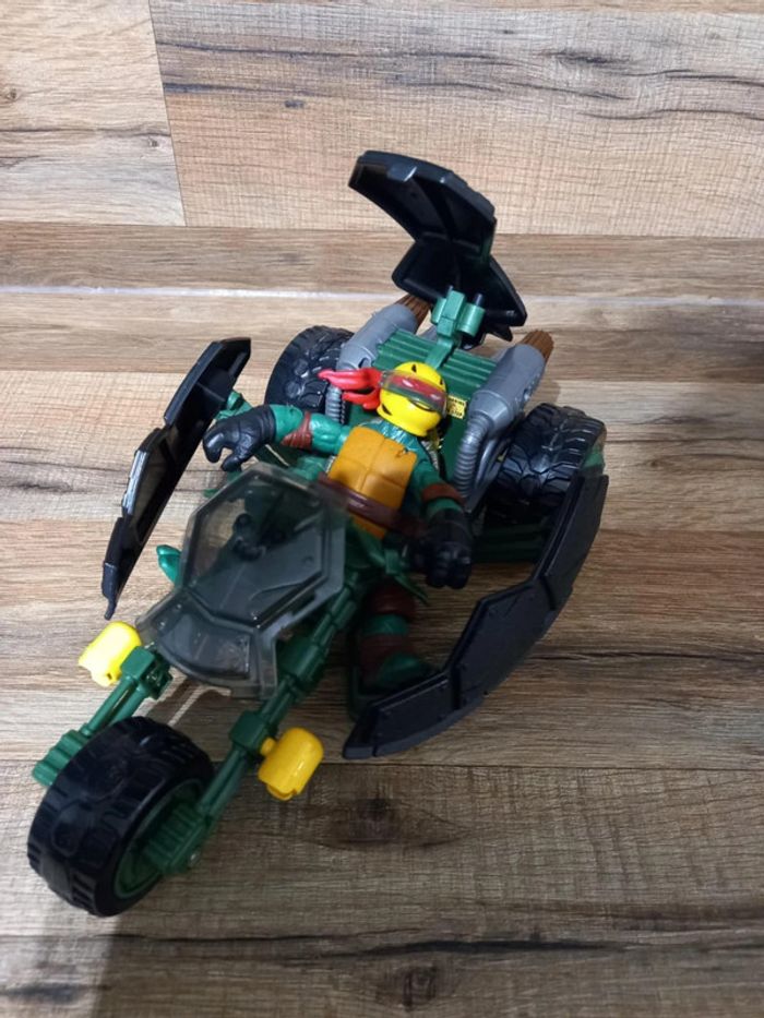 Voiture carapace tortue ninja plus personnages