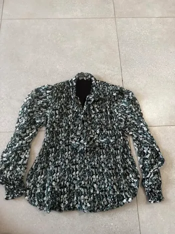 Haut multicolore, très bon état, taille S