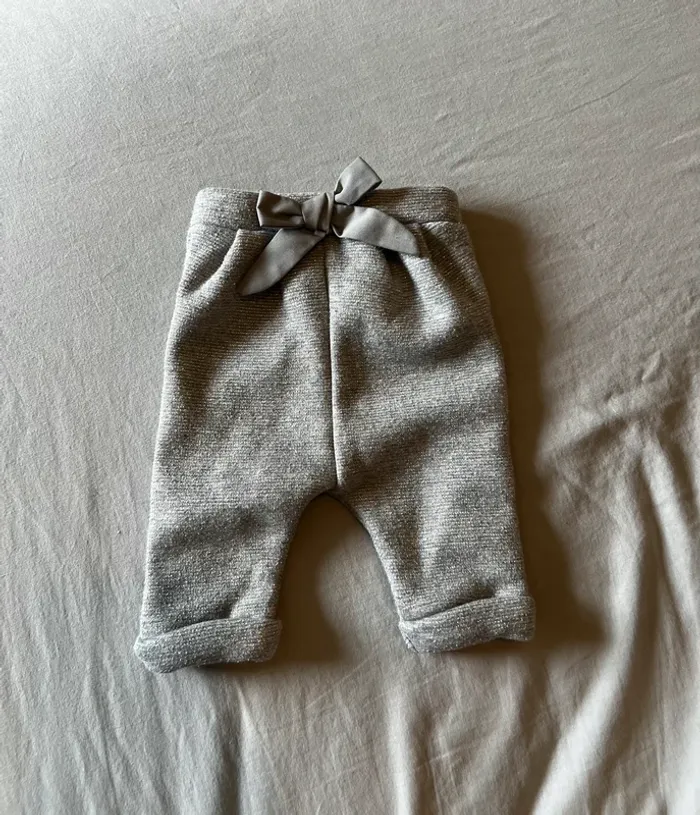 👖 Pantalon bébé gris 1M – Nœud décoratif