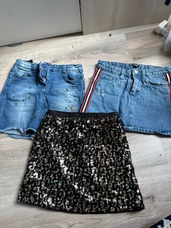 Lot 3 mini jupes 8 ans fille Kiabi