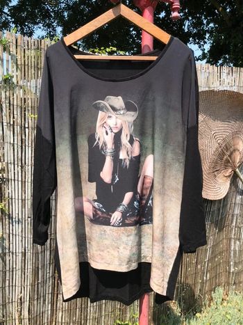 👚 Tunique longue noire avec imprimé femme cow-girl à manches longues  - 48/50