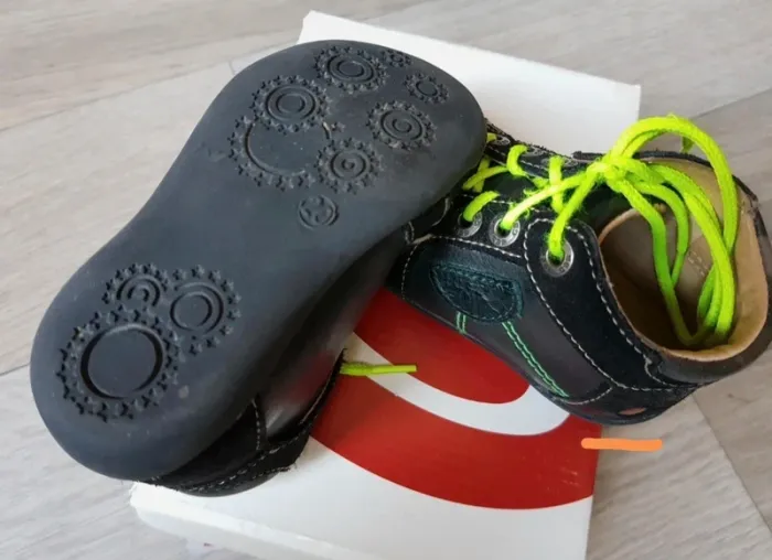 Chaussures Pointure 20 GBB - photo numéro 2