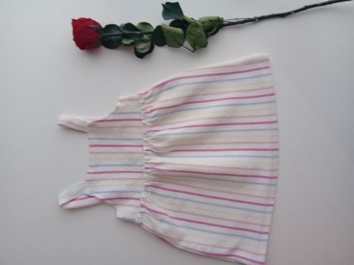 Robe à bretelles neuve 12 mois