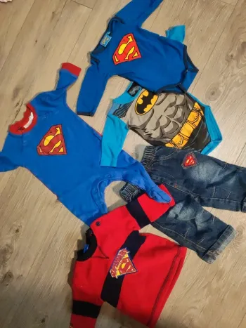Lot superman super baby 3 mois