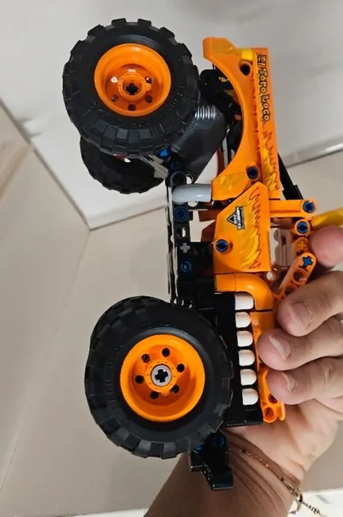 Monster Jam el toro loco lego Technic - photo numéro 2
