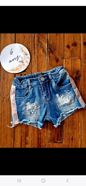 Short effet déchiré et strass 6 ans