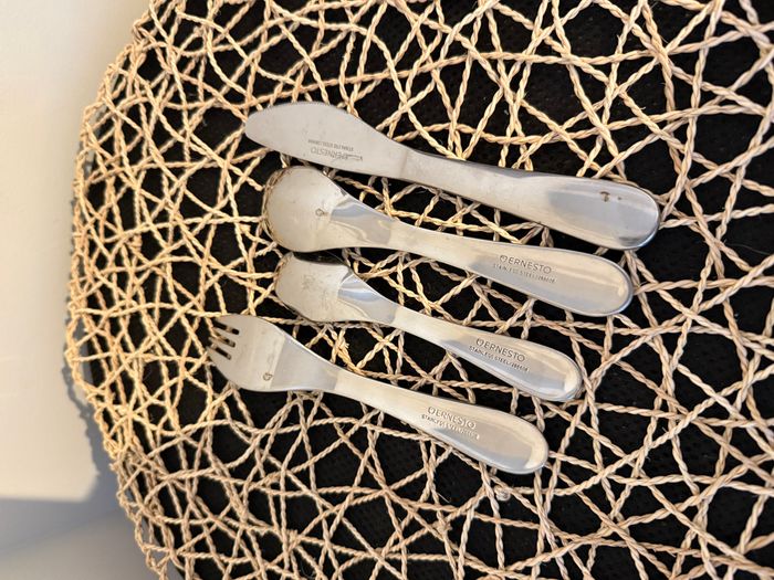 Set de 4 couverts pour bébé, en très bon état, marque Ernesto. - photo numéro 3