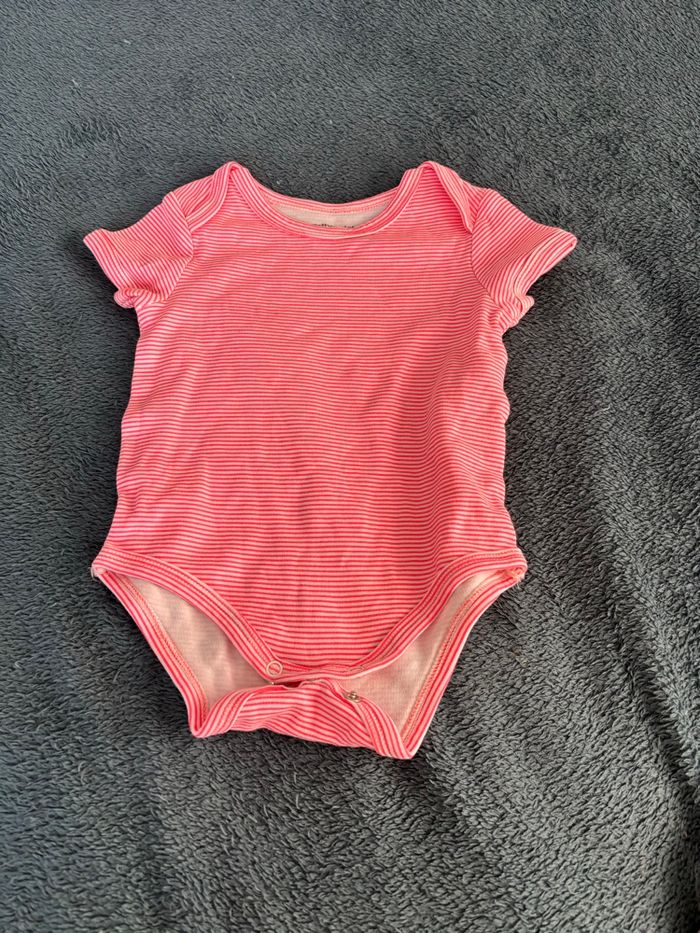 Lot de 4 bodys manches courtes 9 mois 71cm - photo numéro 2