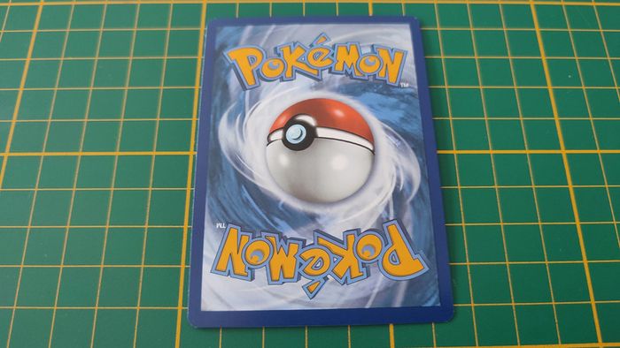 156/203 Carte Pokémon Gants de Caoutchouc peu co reverse Epée Bouclier EB07 Evolution Céleste #B10 - photo numéro 2