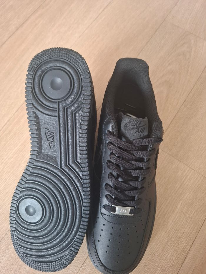 Nike AF1 taille 42.5 - photo numéro 2