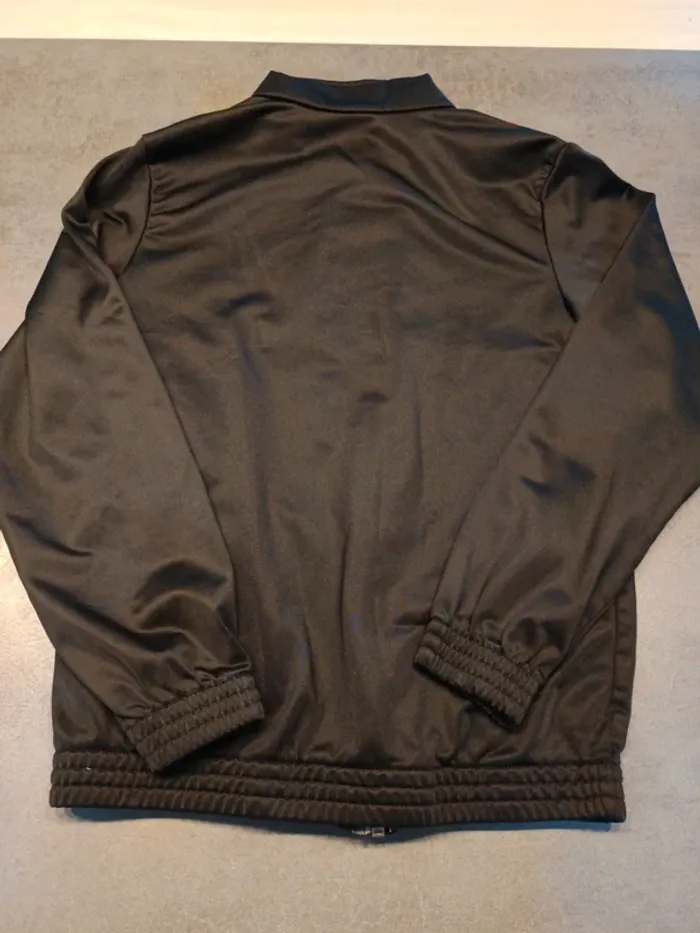 Vends veste de jogging Umbro taille 11-12 ans. - photo numéro 5